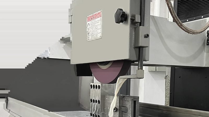 汽车冲压模具设计：精准工艺与关键考量