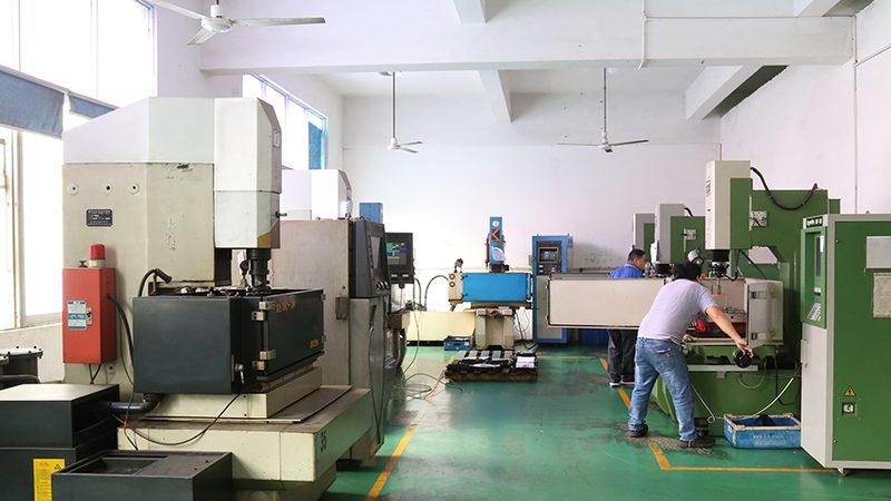 模具冲头材质：揭秘不同材质的性能差异**